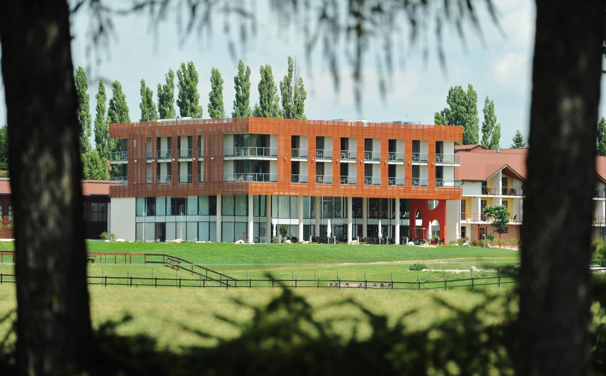 K-Triumf Resort Velichovky Exterior photo