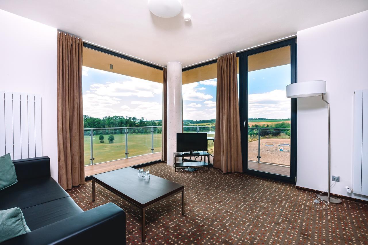 K-Triumf Resort Velichovky Exterior photo