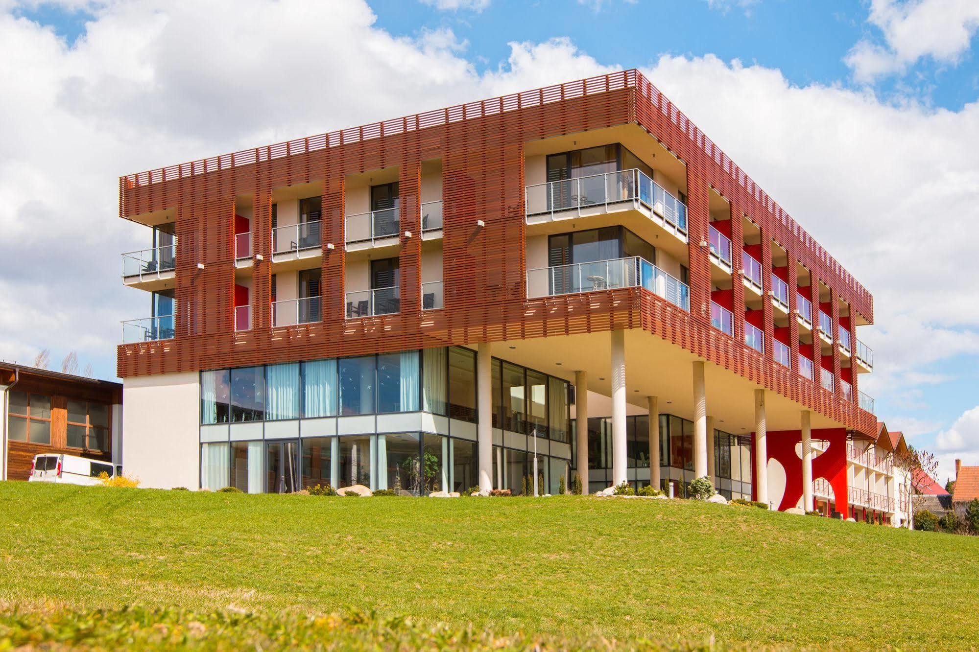K-Triumf Resort Velichovky Exterior photo